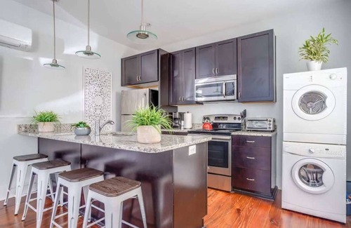 Downtown Charleston Casa | Downtown Charleston Single - Walk to Everything!