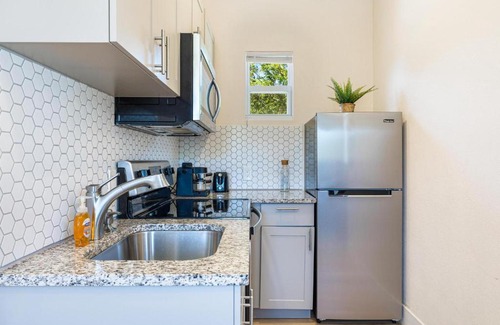 Poinciana Park Apartamento | Azure - Mins to Las Olas & Beach