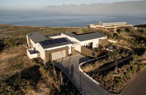 Fisherhaven Villa | Azure Retreat