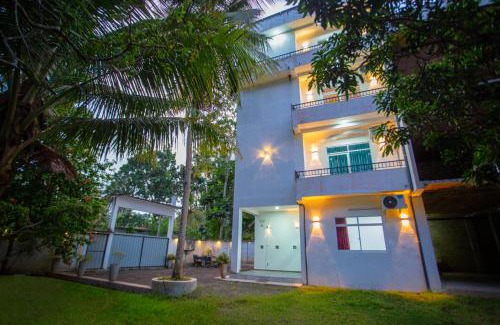Habaraduwa Casa | Azure Skies Luxury rooms and Apartments