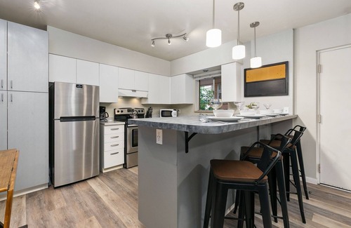 Old Town Condominio | Azure Suite Walkable Old Town Condo w/ Park View