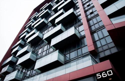 Wellington Place Apartamento | Azure Suites