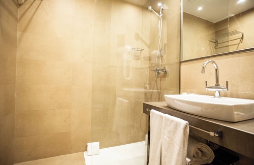Langreo Hotel | AZZ Asturias Langrehotel & Spa