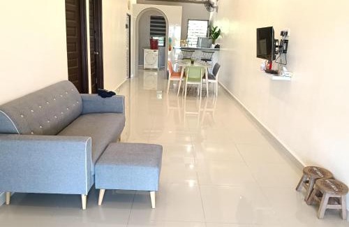 Central Seberang Perai Casa | Azzahra Homestay