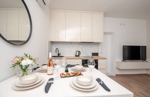 Trebinje Apartamento | Azzurro I apartment with Swimming pool in Trebinje
