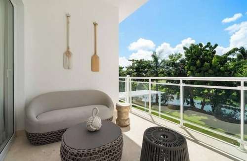 Punta Cana Apartamento | Bávaro, Cocotal Stylish 2 Bdr- Pool & Near Beach