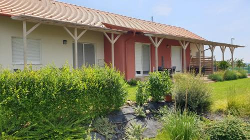 Balatonakali Apartamento | Búzavirág Apartmanház