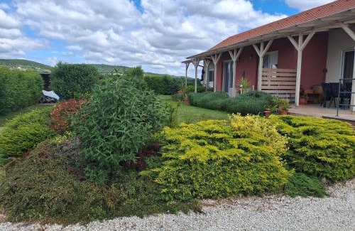 Balatonakali Apartamento | Búzavirág Apartmanház