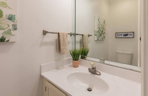 Table Rock Villa | B 32-3 3rd Night Free in Sept/Oct Private 3 Bedroom Villa with garage, no stairs