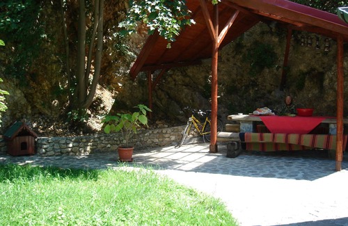 Rasnov Cama Y Desayuno | B&B 3 stars, 13 rooms, clean, max 28 persons, nearby Dino Park.