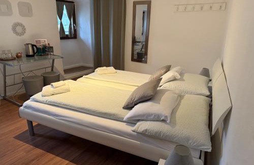 Tegna Cama Y Desayuno | B&B ALLA PIAZZETTA DI TEGNA