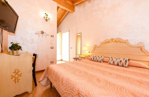 Lugana Cama Y Desayuno | B&B America