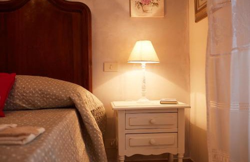 Quartiere di Porta Crucifera Cama Y Desayuno | B&B ATTICO 147