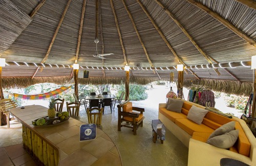Copecito Cama Y Desayuno | B&B CABANAS LOS COLIBRIS: ¡Jardín tropical, mar y montañas cerca!