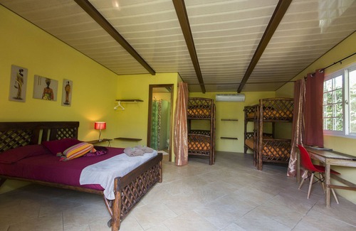 Copecito Cama Y Desayuno | B&B CABANAS LOS COLIBRIS: ¡Jardín tropical, mar y montañas cerca!