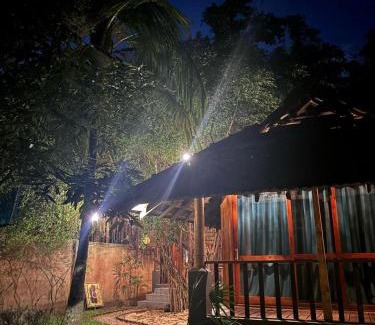 Unawatuna Cama Y Desayuno | B & B Cottages