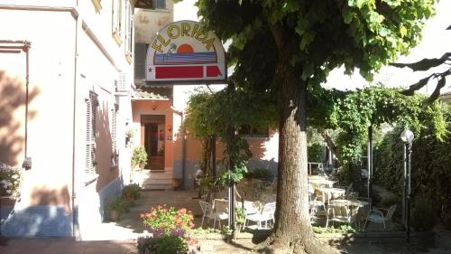 Passignano sul Trasimeno Cama Y Desayuno | B&B Florida House