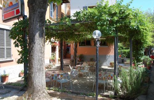 Passignano sul Trasimeno Cama Y Desayuno | B&B Florida House