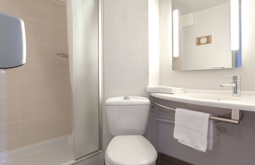 Chambery Hotel | B&B HOTEL Chambéry La Cassine