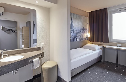 Junkersdorf Hotel | B&B Hotel Köln-West