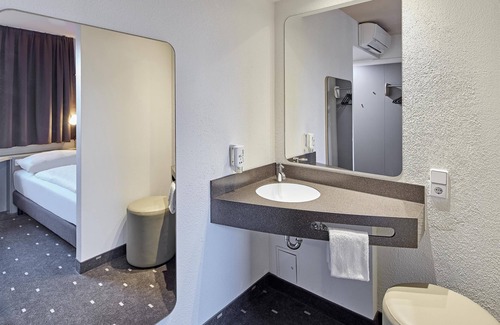 Junkersdorf Hotel | B&B Hotel Köln-West