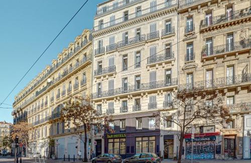 Les Grands Carmes Hotel | B&B HOTEL Marseille Centre Vieux Port