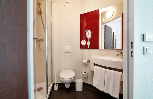 Wlochy Hotel | B&B Hotel Warszawa-Okecie