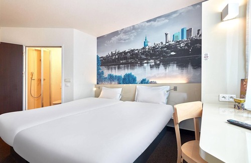 Wlochy Hotel | B&B Hotel Warszawa-Okecie