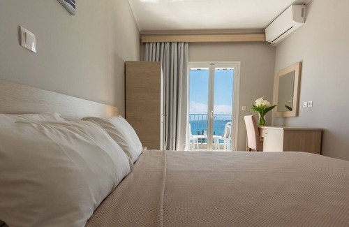 Notos Cama Y Desayuno | B & B en el sur de Corfú con vistas al mar