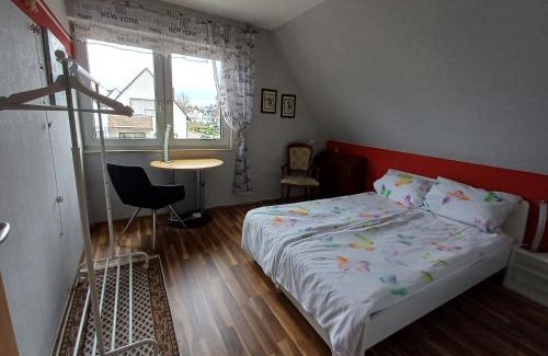 Zundorf Cama Y Desayuno | B&B Koeln Zuendorf