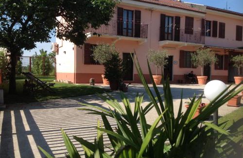 Borgolavezzaro Cama Y Desayuno | B&B La Castellana