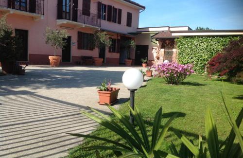 Borgolavezzaro Cama Y Desayuno | B&B La Castellana