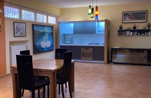 Ogliara Cama Y Desayuno | B&B La Rosa: large apartment with modern kitchen (sleeps 3)