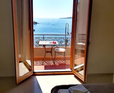 Stazzo Cama Y Desayuno | B&B la spiaggetta di Stazzo