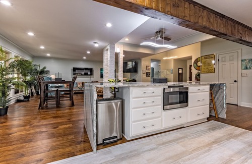 Mid America Cama Y Desayuno | B & B, Lake & Mountain Views. Downtown & Casino/Racing Close