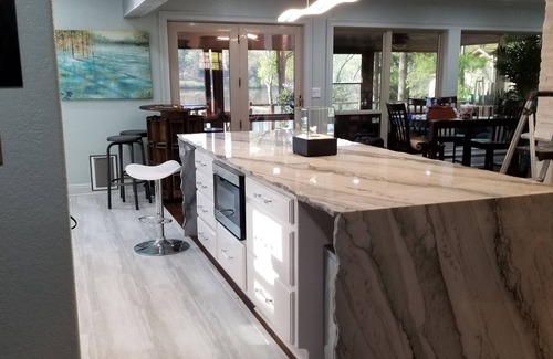 Mid America Cama Y Desayuno | B & B, Lake & Mountain Views. Downtown & Casino/Racing Close