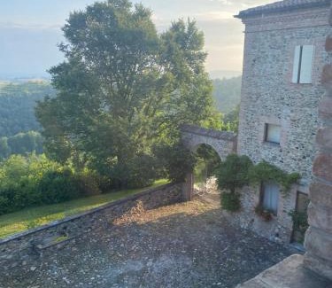 Sala Baganza Cama Y Desayuno | B&B Le Ginestre
