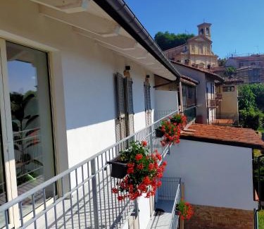 Vezza d'Alba Cama Y Desayuno | B&B Madonna degli Airali