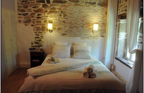 Sainte-Christine Cama Y Desayuno | B&B Maison Coralie. Calm and relaxed environment. Pets welcome