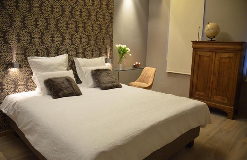 Feronstree et Hors-Chateau Cama Y Desayuno | B&B N°5