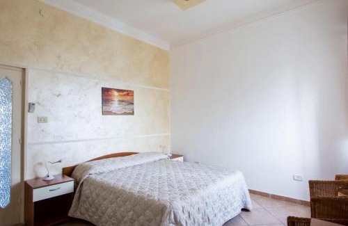 Trani Cama Y Desayuno | B&B "Posta di Colonna"