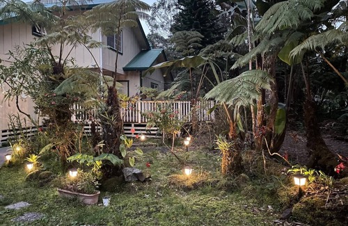 Volcano Casa | B&B: Royal Orchid Suite mins from Volcanoes National Park