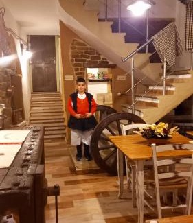 Fonni Cama Y Desayuno | B&B Santu Giuvanni "Un tuffo nel passato Fonnese"