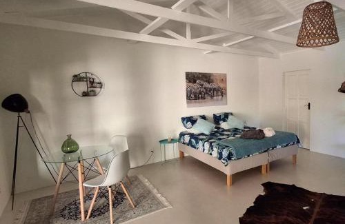 Monzi SH Cama Y Desayuno | B&B Sawubona