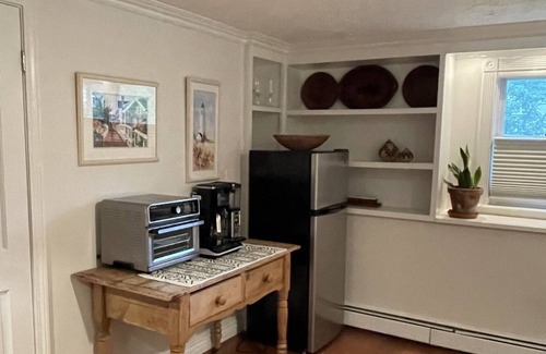 Beverly Casa | B&B style room near Salem north of Boston