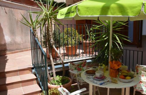 Aci Sant'Antonio Cama Y Desayuno | B&B Vicolo del Chiostro