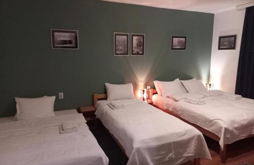 Balta Berilovac Cama Y Desayuno | B&B Vila Babin zub