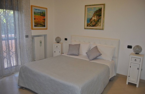 Municipio 5 Cama Y Desayuno | B & b Villa Aurora Bari: a tiro de piedra del aeropuerto y del ayuntamiento del mar5