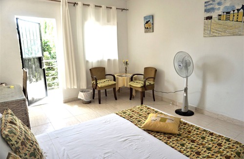 Serrekunda Cama Y Desayuno | B&B Villa Calliandra