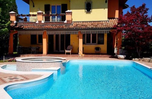 Desenzano del Garda Cama Y Desayuno | B&B Villa Giulia